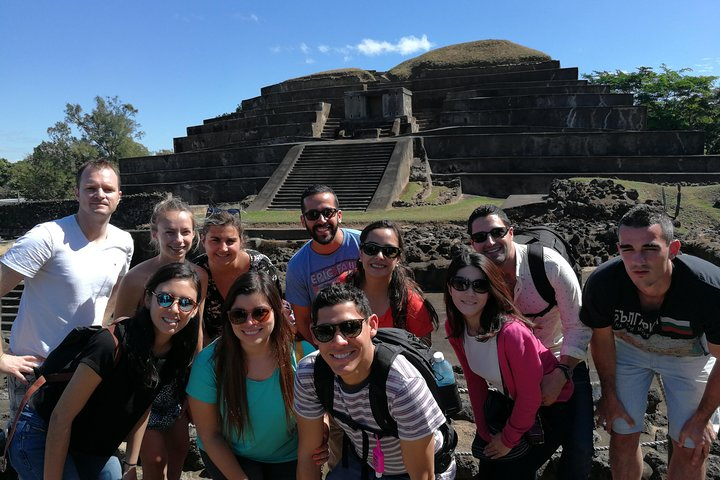 Happy Tourist in Tazumal